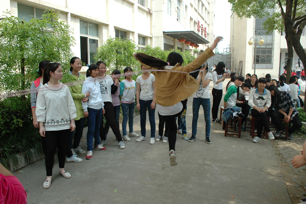 Ȥζ�\(y��n)��(d��ng)��(hu��)