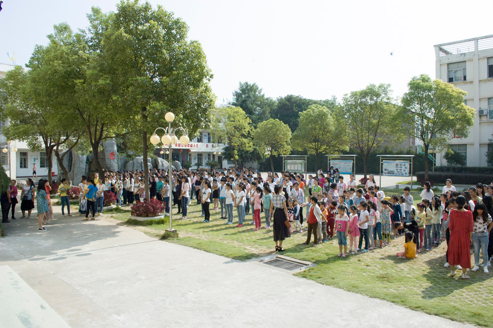 ���|Ů�ӌW(xu��)У