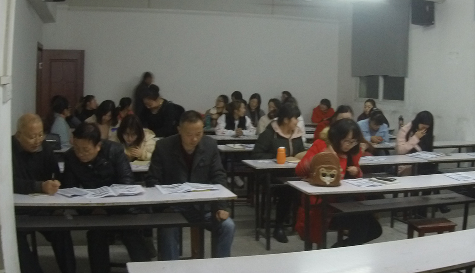 ���|Ů�ӌW(xu��)У