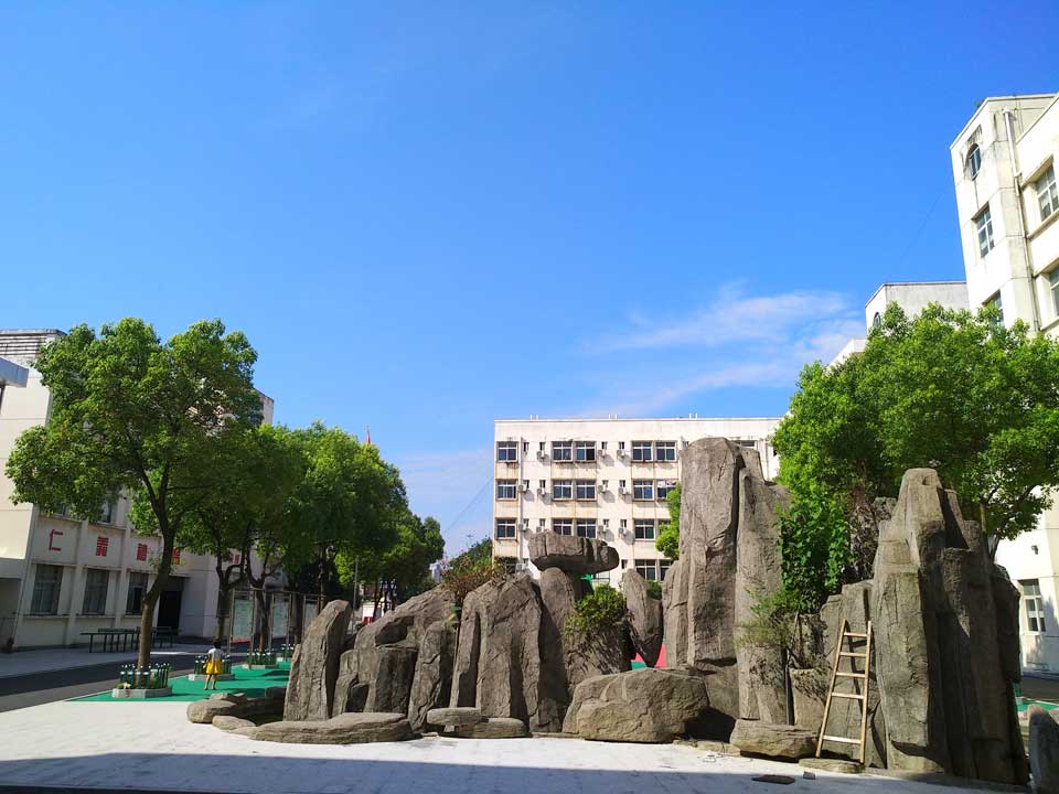 ���|Ů�ӌWУ