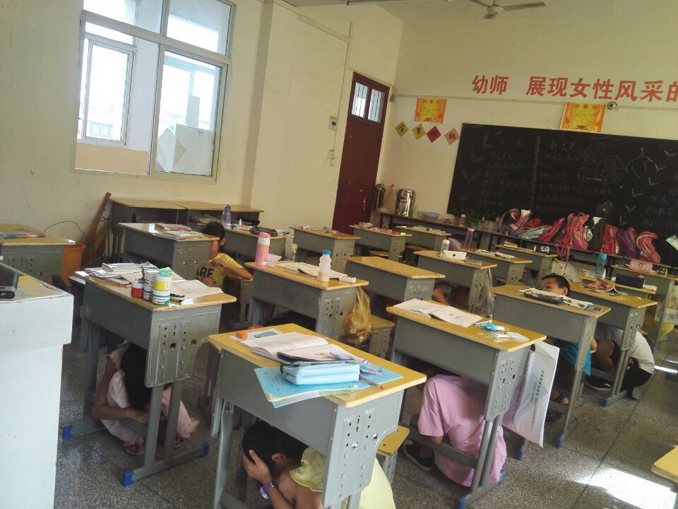 ���|Ů�ӌWУ