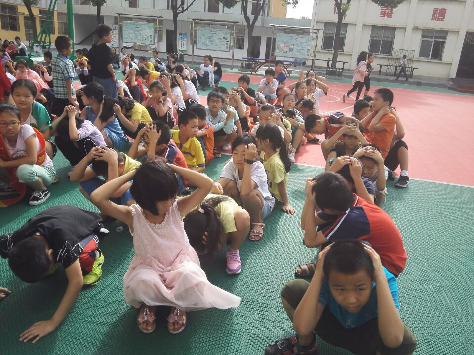 ���|Ů�ӌWУ