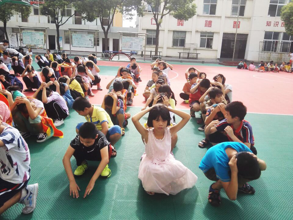 ���|Ů�ӌWУ