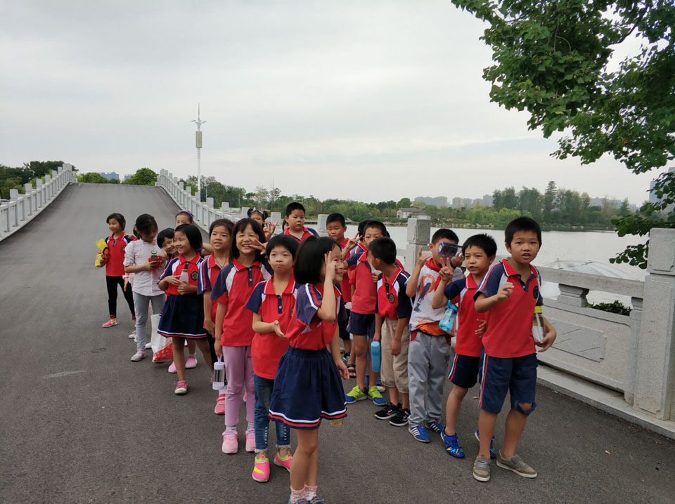 ���|Ů�ӌW(xu��)У