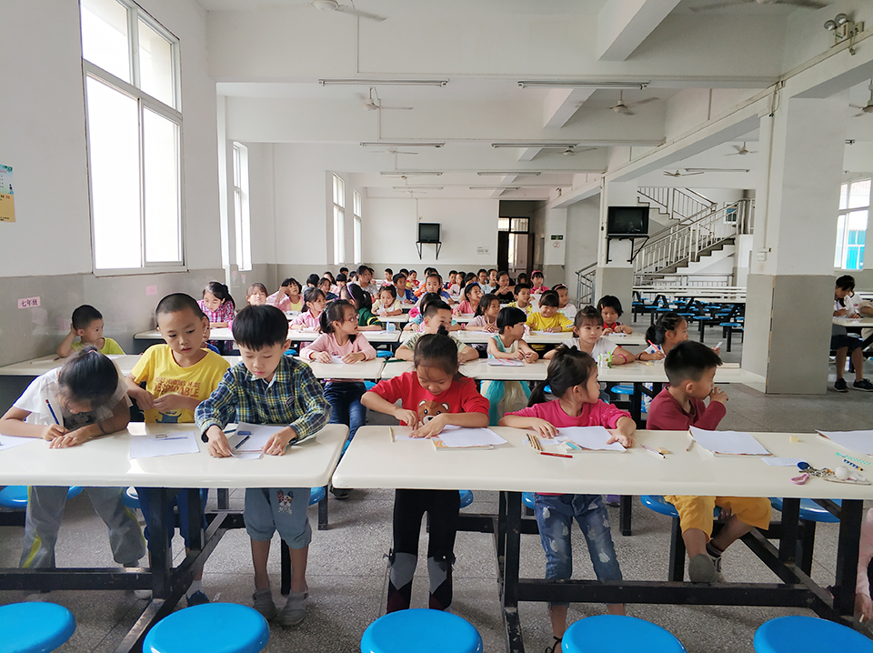 ���|Ů�ӌWУ