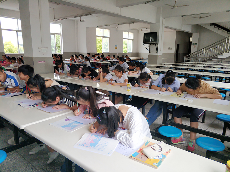 ���|Ů�ӌWУ