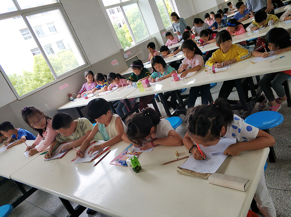 ���|Ů�ӌWУ