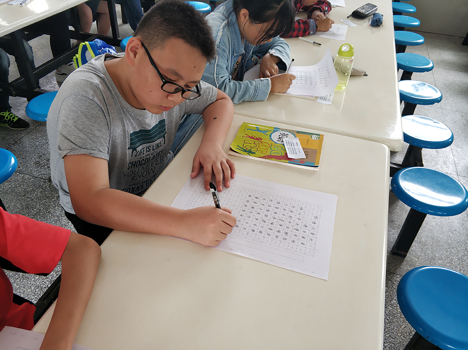 ���|Ů�ӌWУ