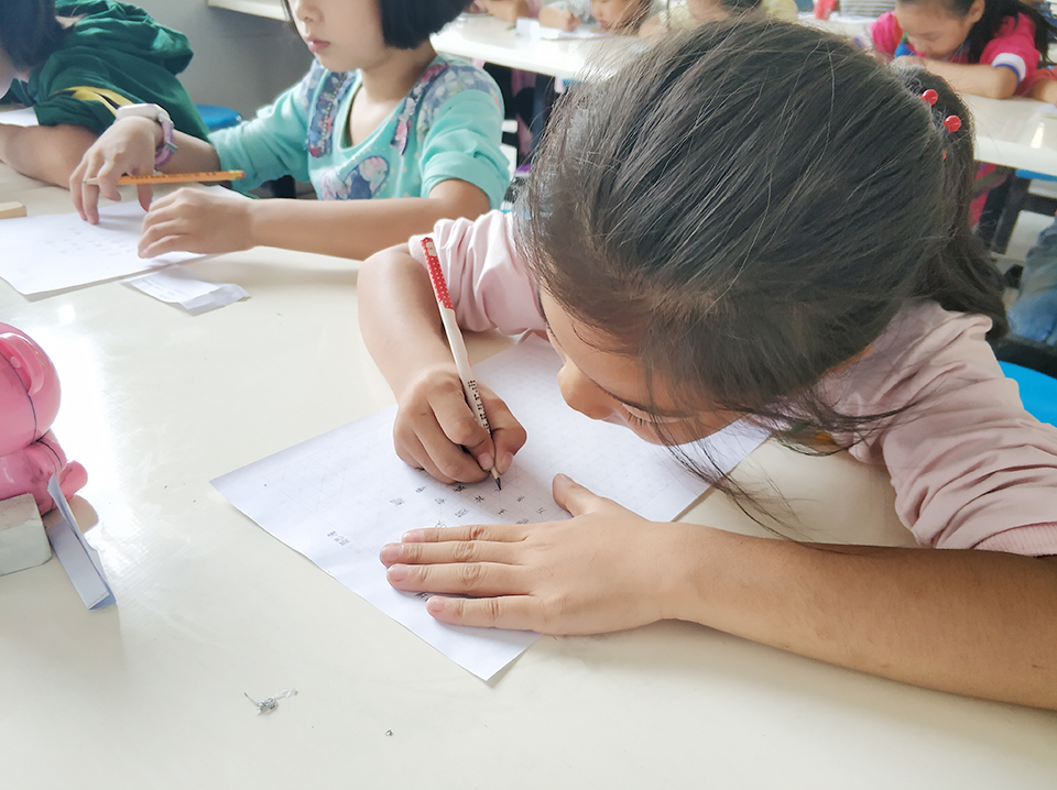 ���|Ů�ӌWУ