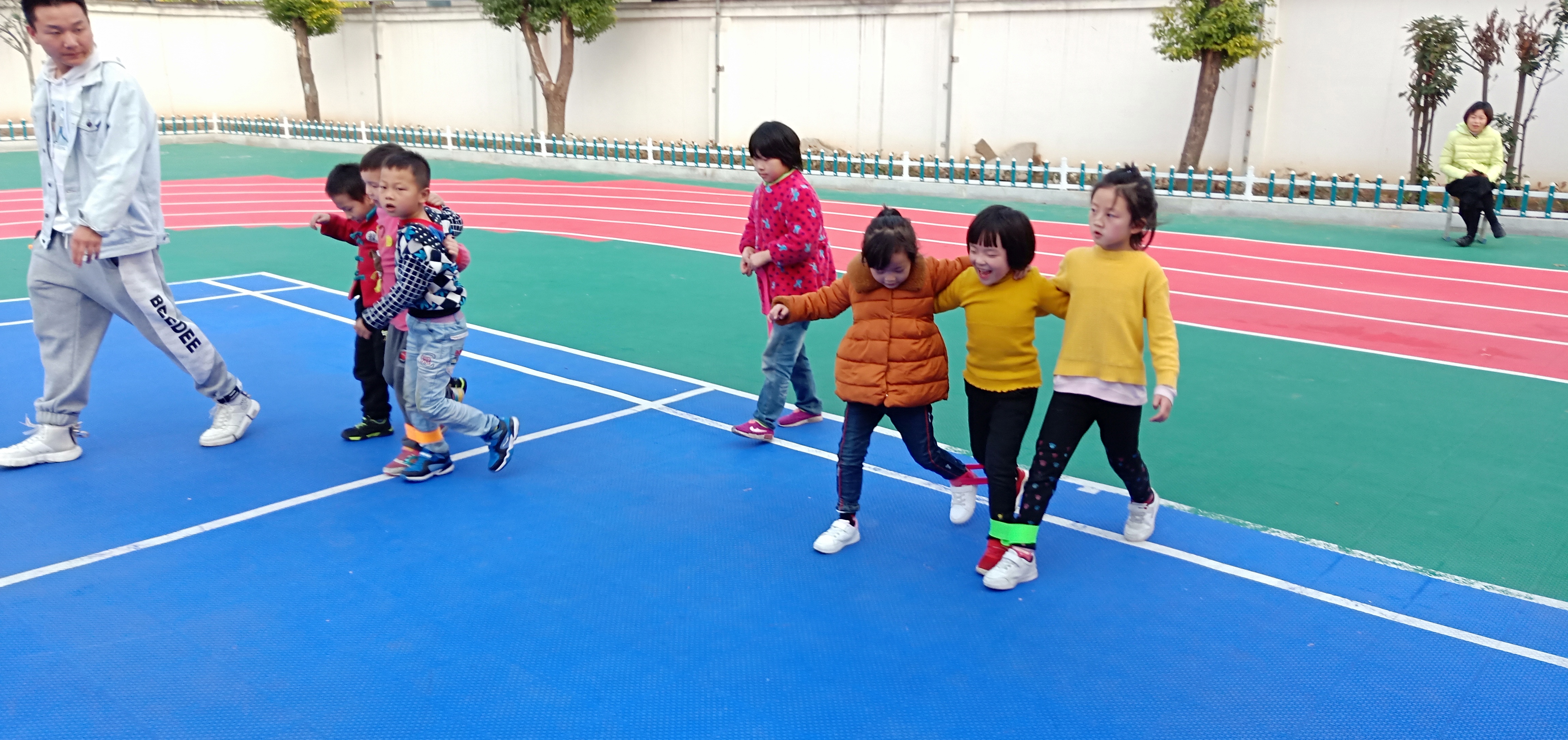 ���|Ů�ӌW(xu��)У