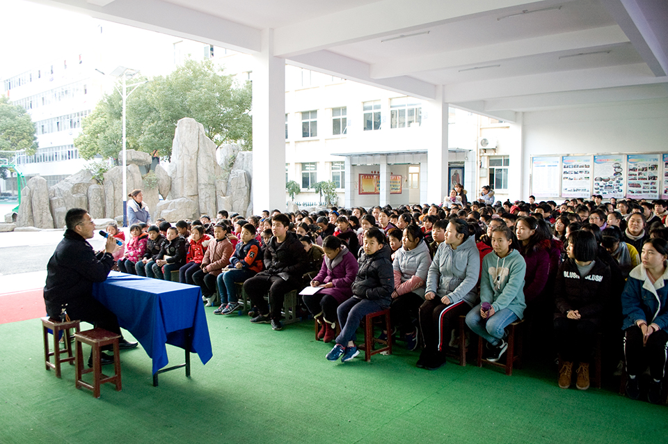 ���|Ů�ӌWУ