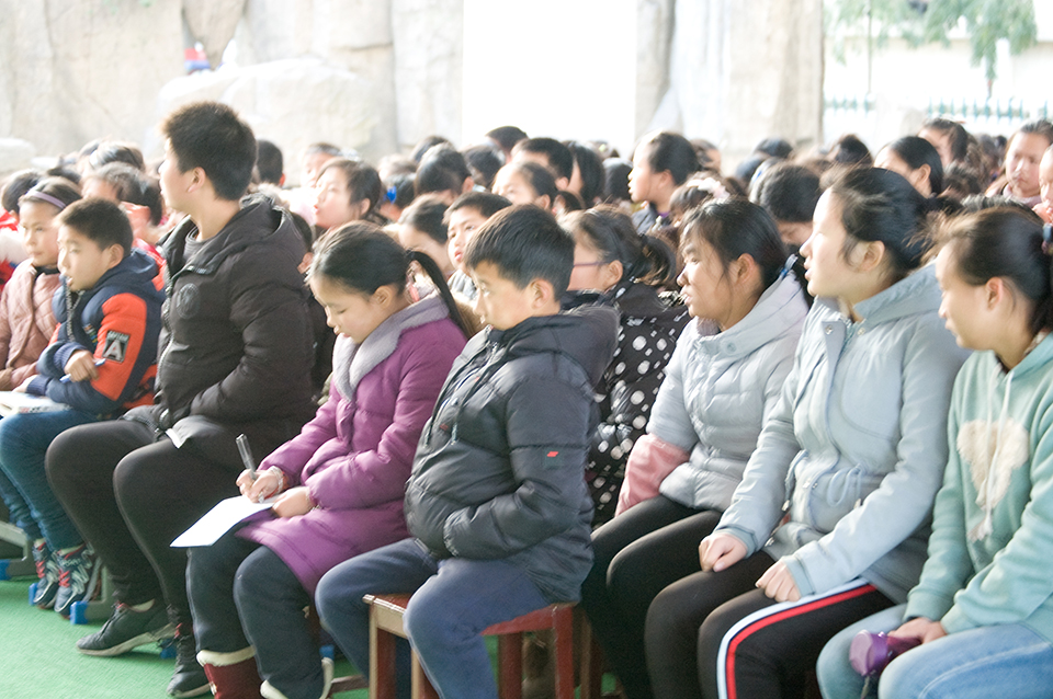 ���|Ů�ӌWУ