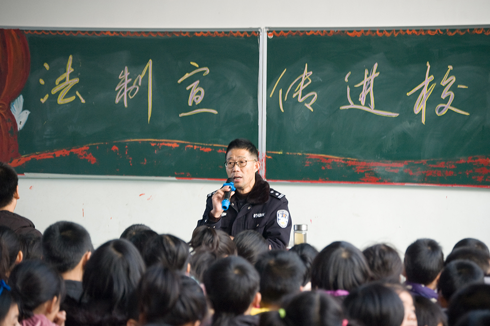 ���|Ů�ӌWУ