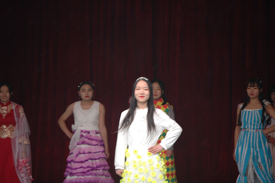 ���|Ů�ӌW(xu��)У