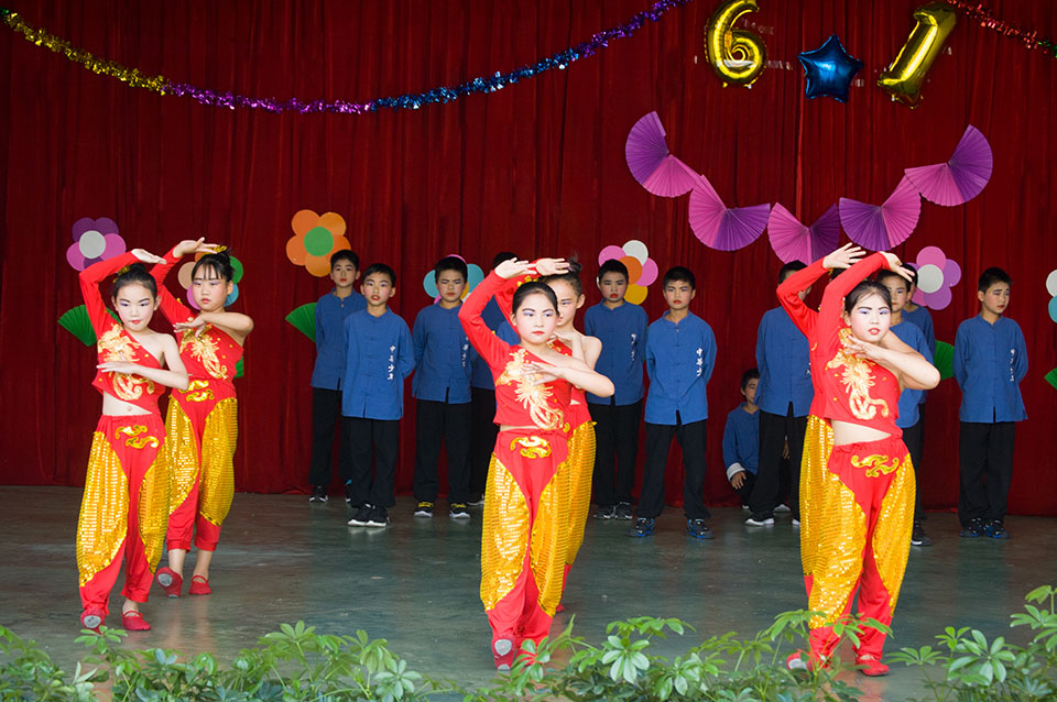 ���|Ů�ӌW(xu��)У