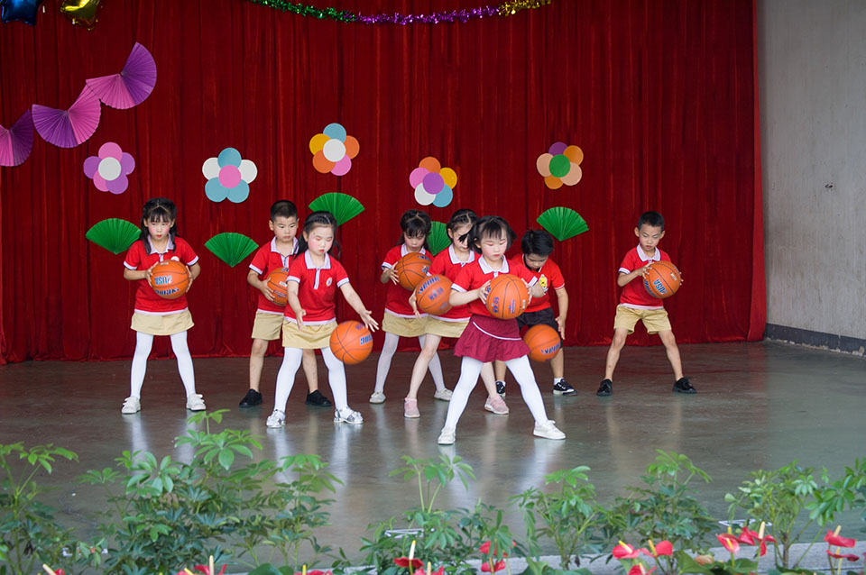 ���|Ů�ӌW(xu��)У