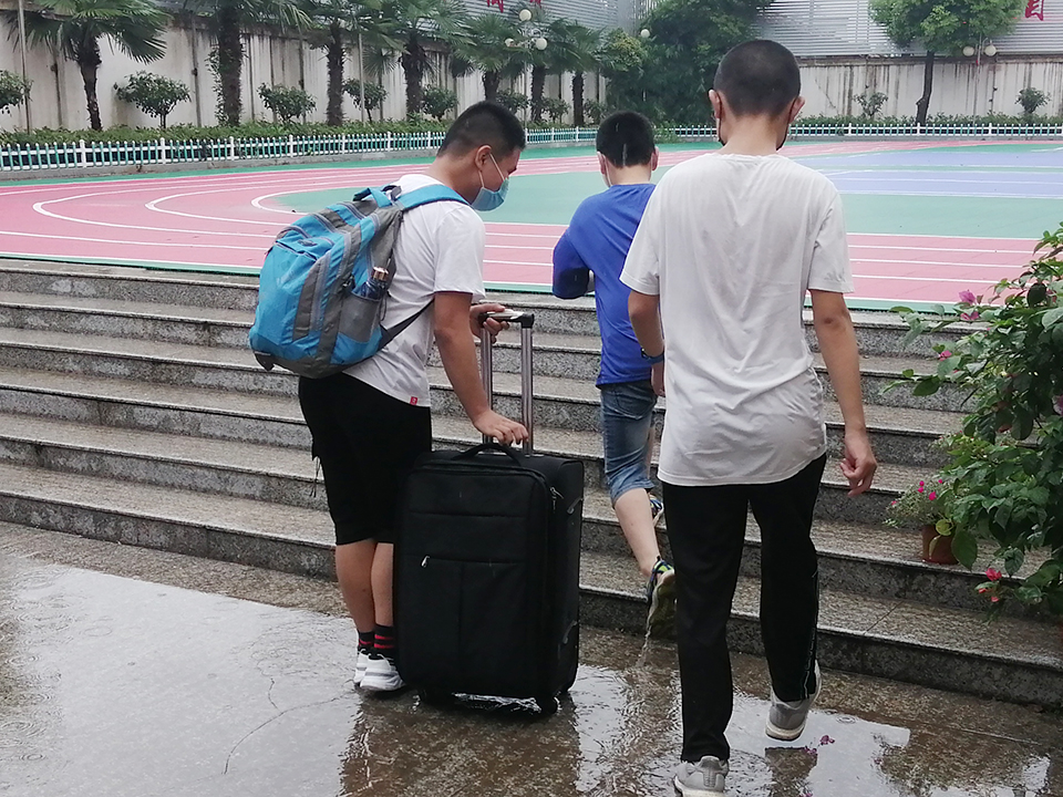 ���|Ů�ӌWУ